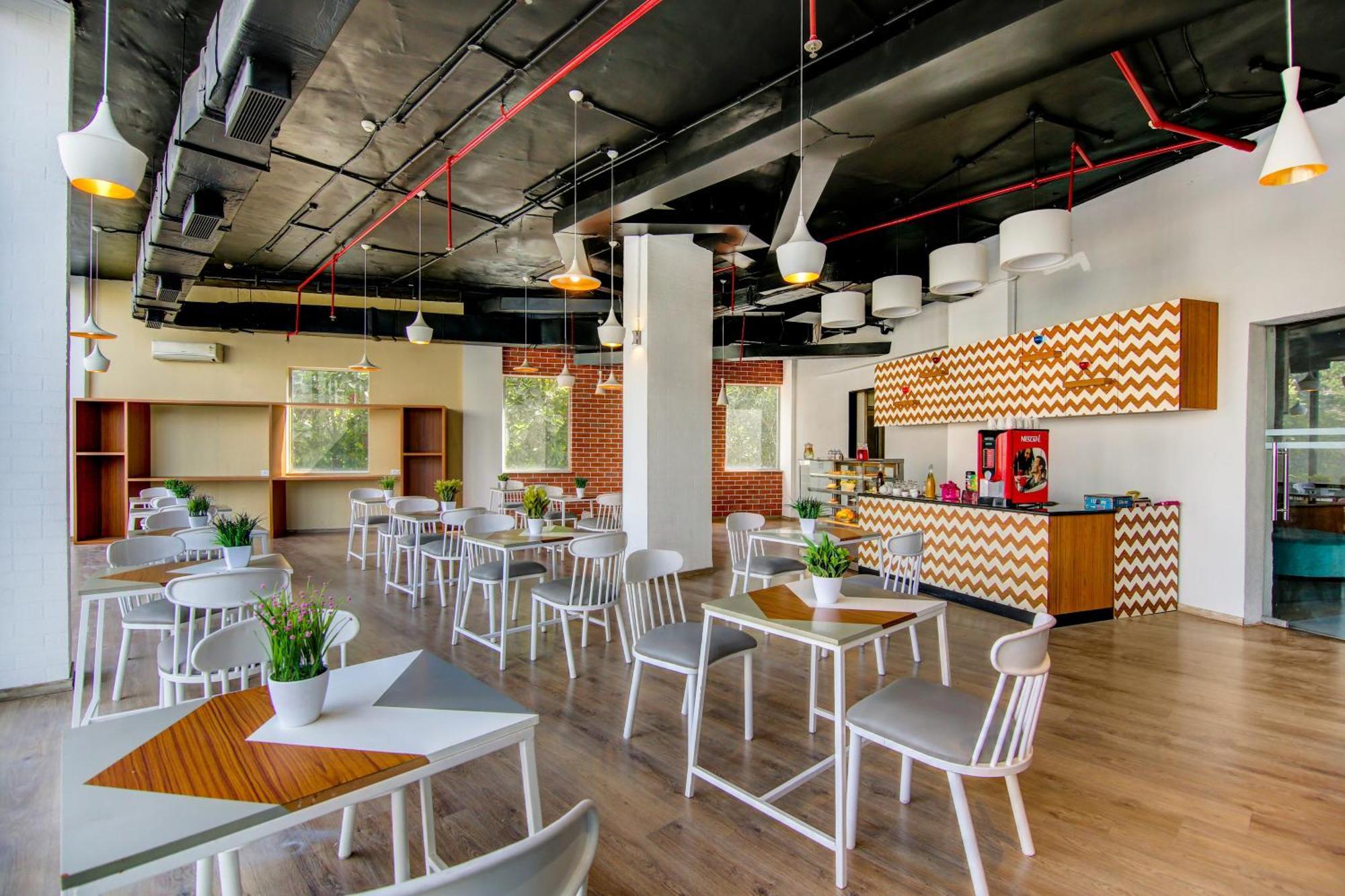 Sunday Hotel Chandigarh Zirakpur Zewnętrze zdjęcie
