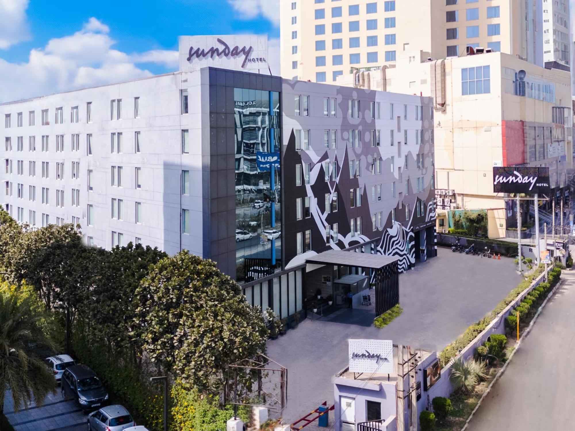 Sunday Hotel Chandigarh Zirakpur Zewnętrze zdjęcie