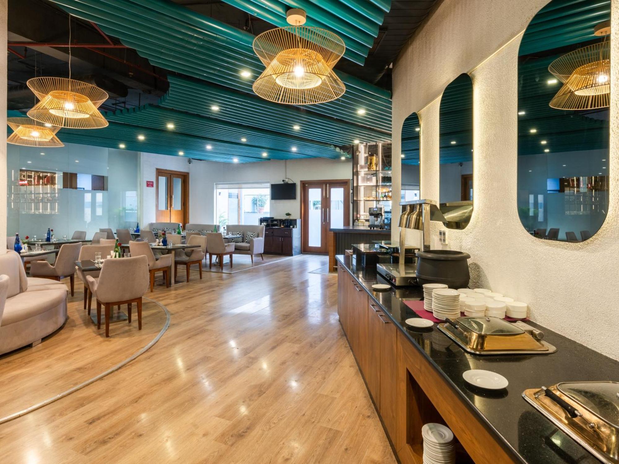 Sunday Hotel Chandigarh Zirakpur Zewnętrze zdjęcie