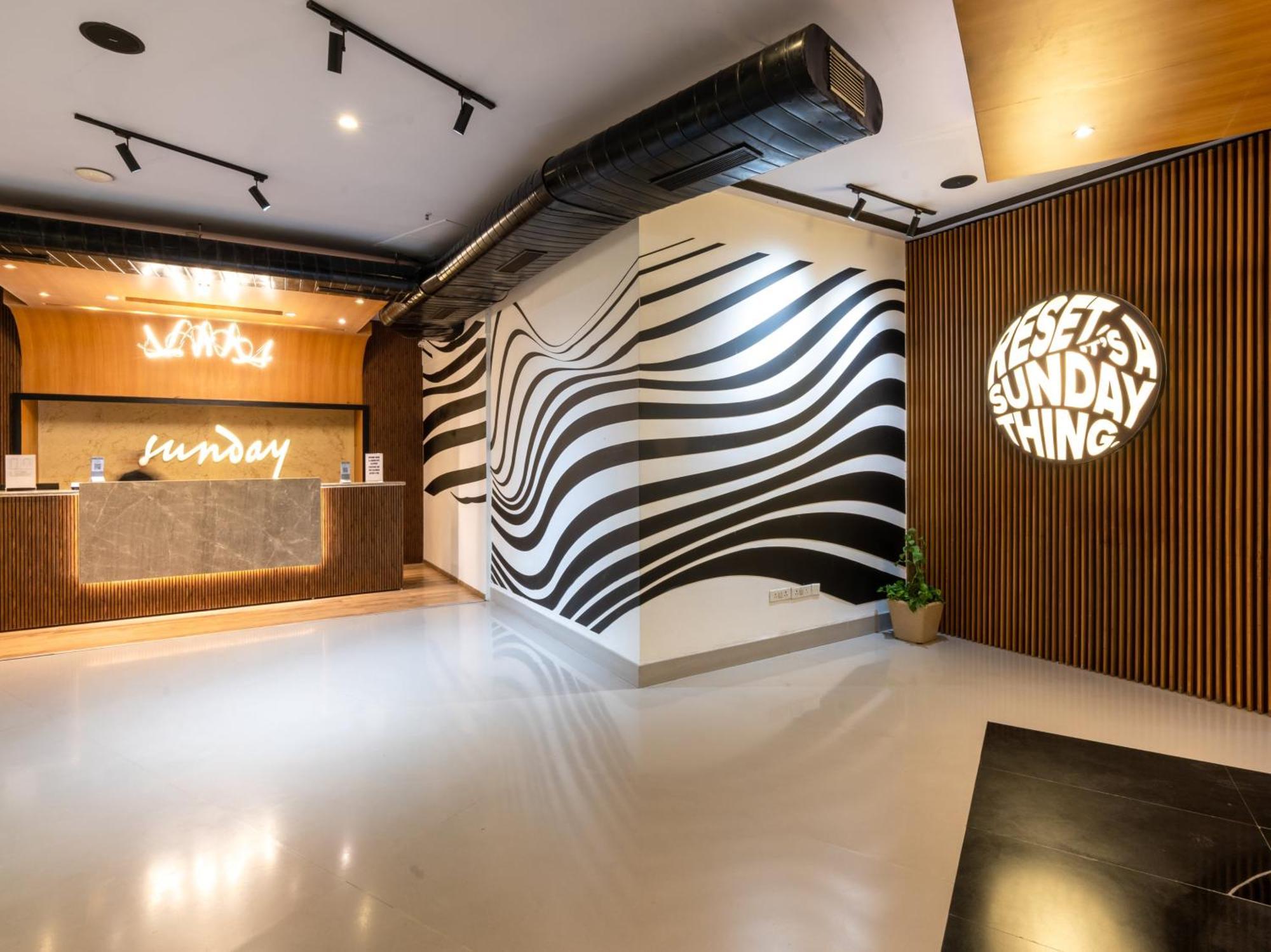 Sunday Hotel Chandigarh Zirakpur Zewnętrze zdjęcie